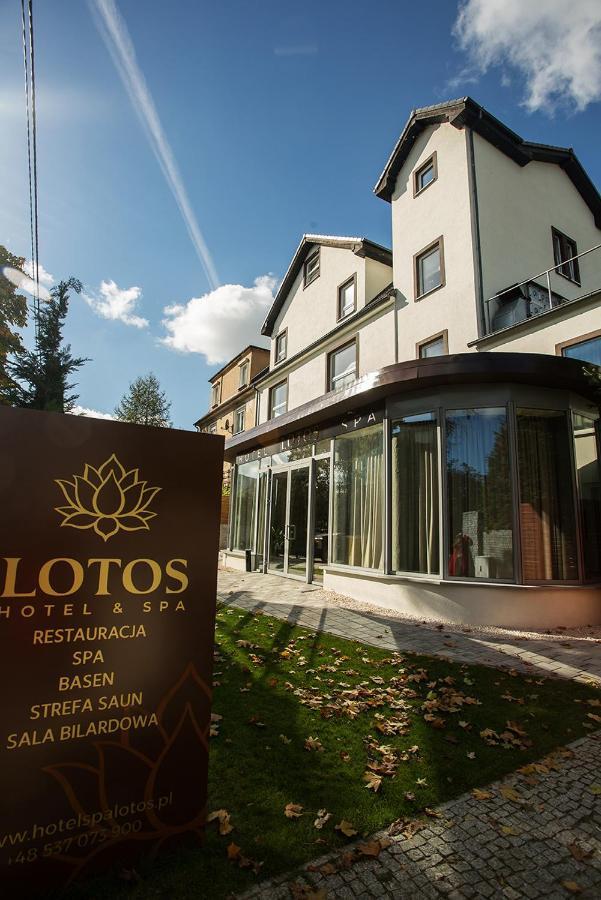 Lotos Hotel *